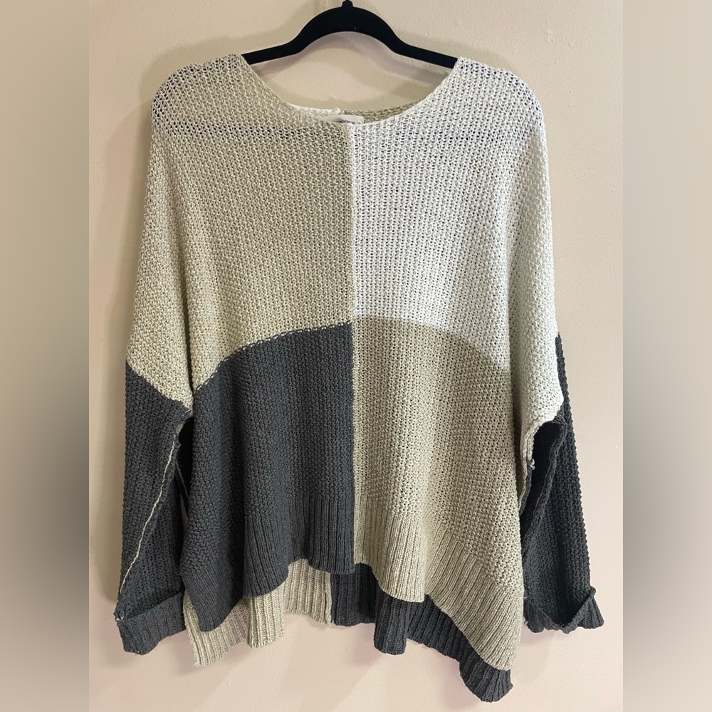 The Impeccable Pig Chic Two-Tone Knit Sweater Oversized Women’s Size S